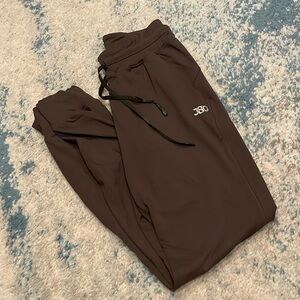 dark green jogger sweats
